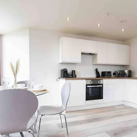 Conditioning House - 2 * Bradford (West Yorkshire)