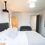 Conditioning House - 2 * برادفورد