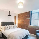 Conditioning House - 2 * برادفورد